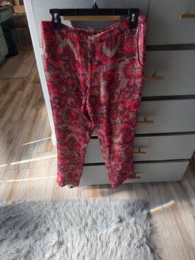 elevenses Red & Pink Floral Print Cropped Pants